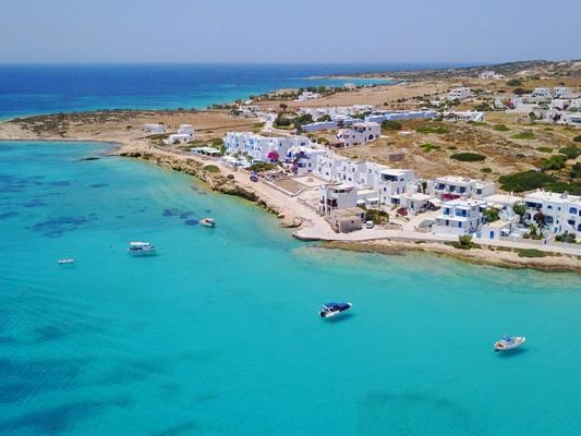 Γιατί αξίζει να εξερευνήσετε τις Μικρές Κυκλάδες νοικιάζοντας σκάφος;